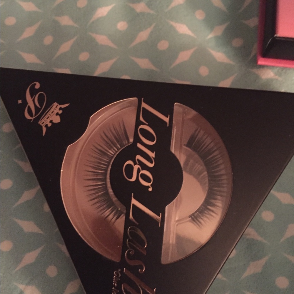 Lashes - Picture 3 of 6